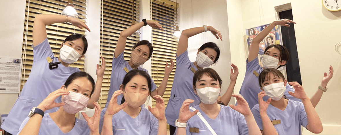 スタッフの集合写真